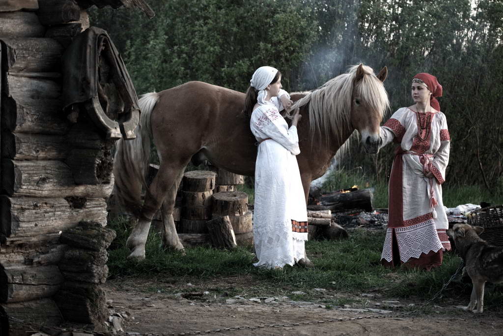 31 августа через. Праздник с лошадьми. Огромная лошадь на Руси. Праздник день лошади.